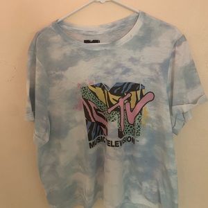 Cute in style retro Mtv shirt blue and rainbow colored!!!